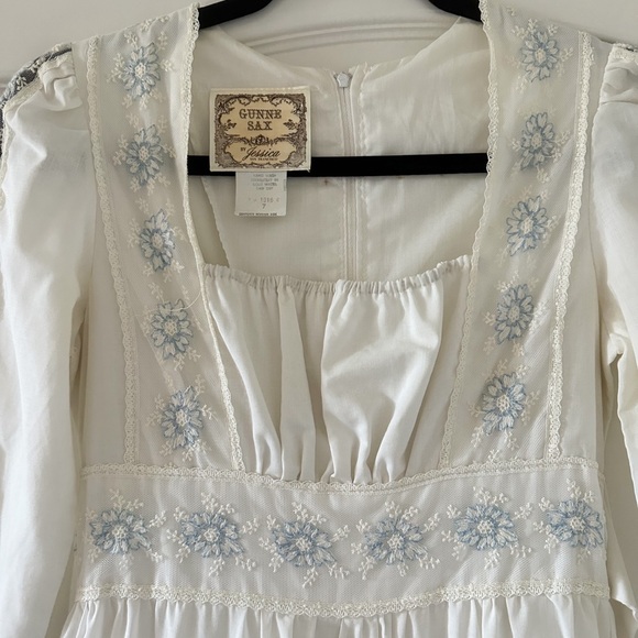 Gimme Sax Vintage dress with blue floral details - Picture 3 of 6